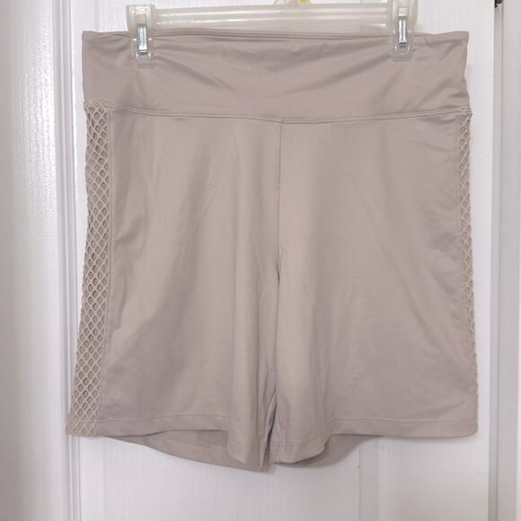 Victoria's Secret Sport discontinued cream nude mesh sides shorts size L - Picture 1 of 6